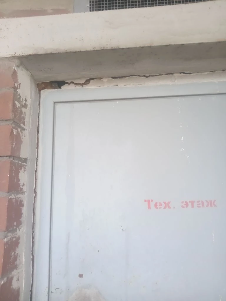 26 этаж ремонт дверной коробки дверь на тех. этаж..jpg