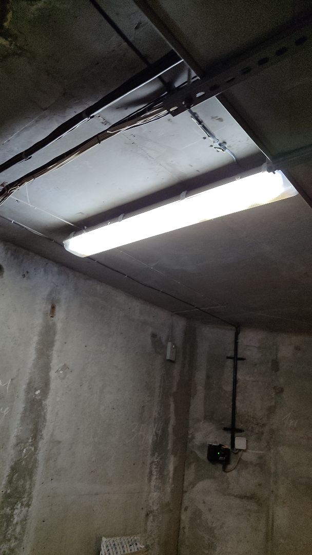 Восстановление освещения в Паркинге Н.Никонова,10 - замена неисправных светильников -2.jpg