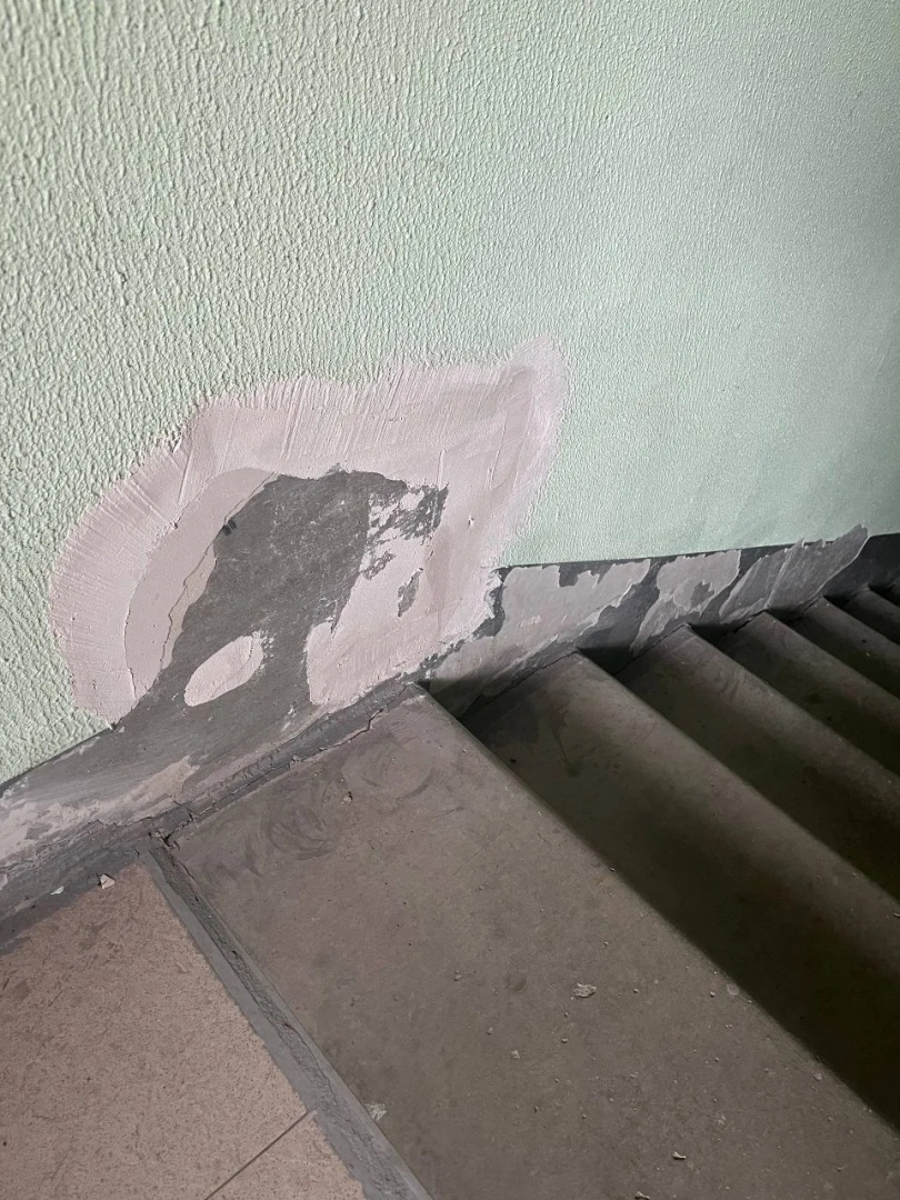 1 подъезд, 3 этаж, лестница - отслоение.jpg 1 подъезд, 3 этаж, лестница - отслоение.jpg