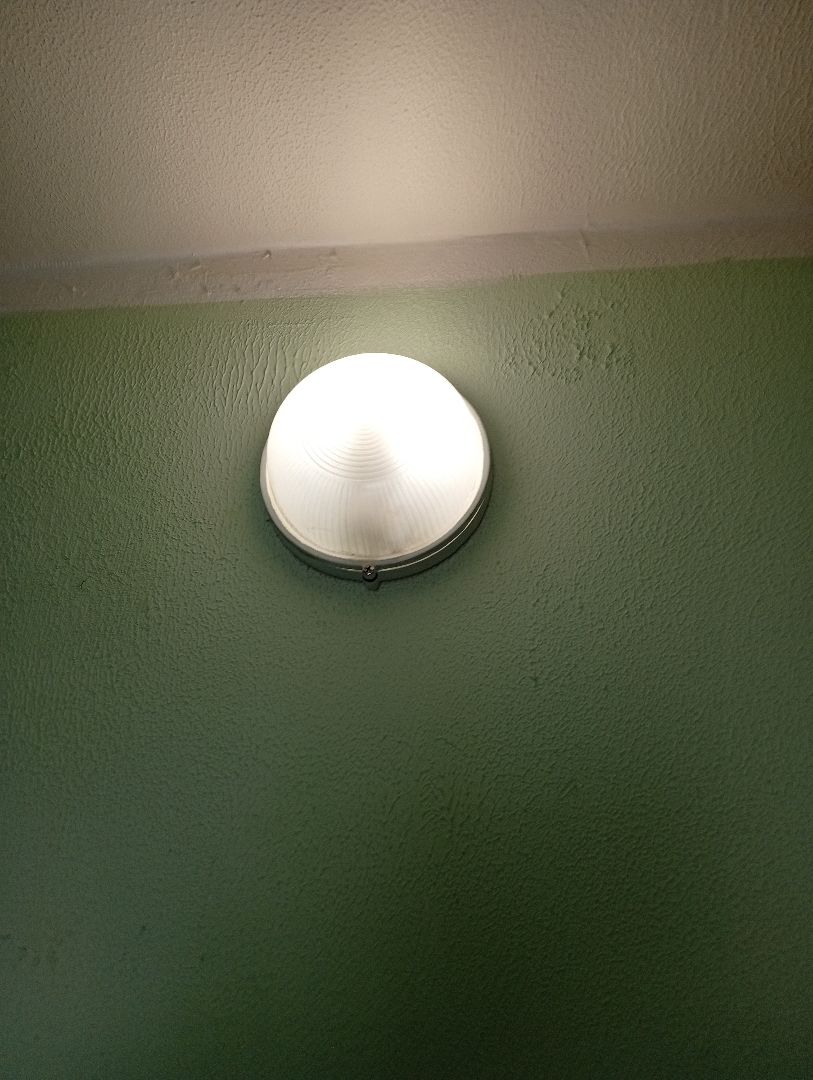 12.03. подьезд 1 тамбур лестница лоджия этаж 12, подьезд 2 тамбур лестница лоджия этаж 13, подьезд 3 лестница 12 этаж, подьезд 4 аварийное освещение лестница этажи 7 и 15, подьезд 5 лифтхолл 17 этаж.jpg