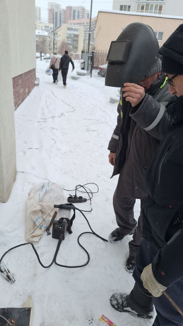 photo_5352978875752844696_y (2).jpg