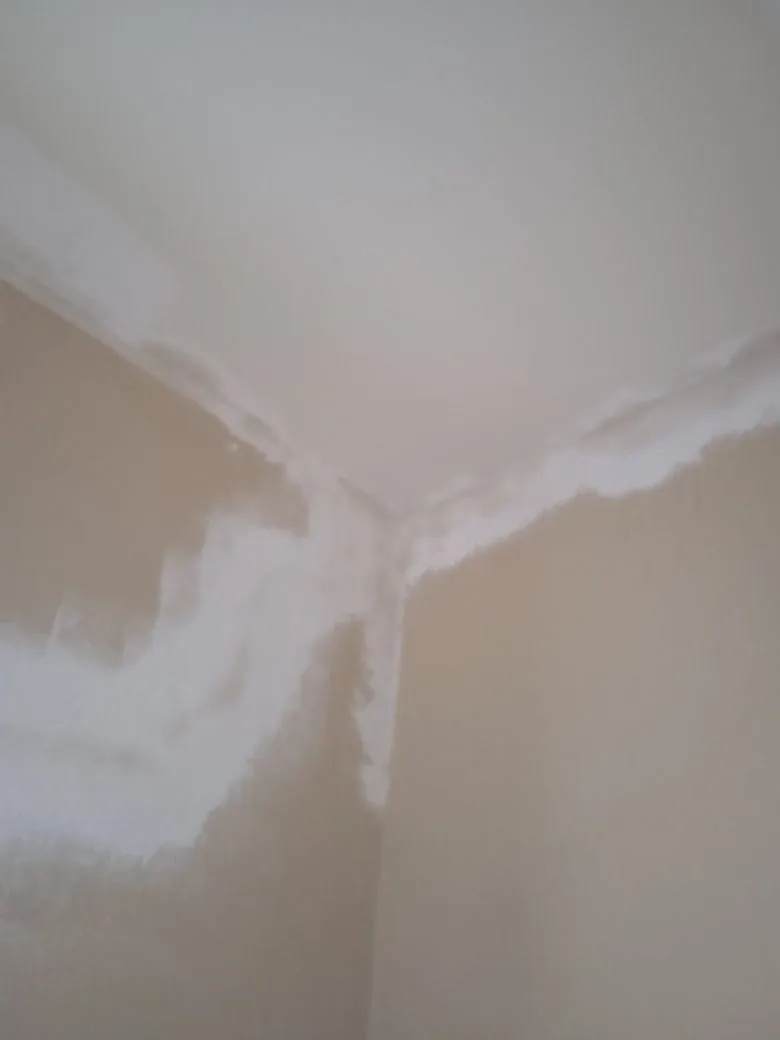 25 этаж устранение трещин в тамбуре.jpg