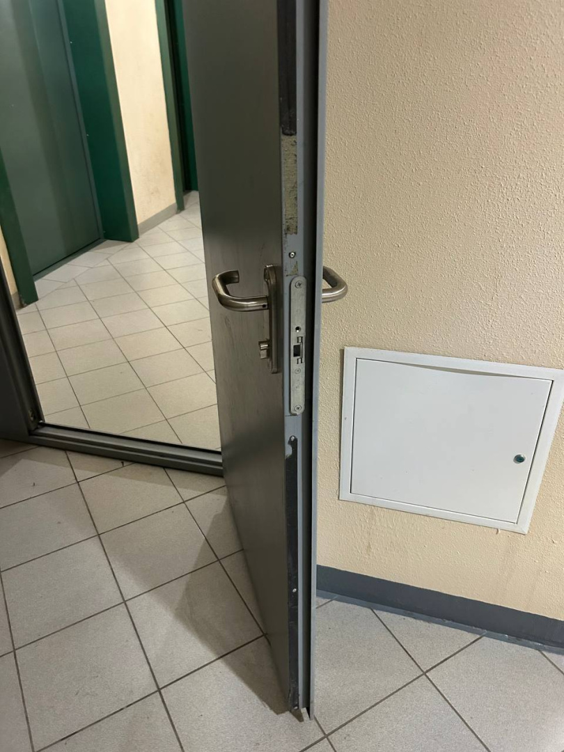 17эт ручка в дв.лифт. холла.jpg