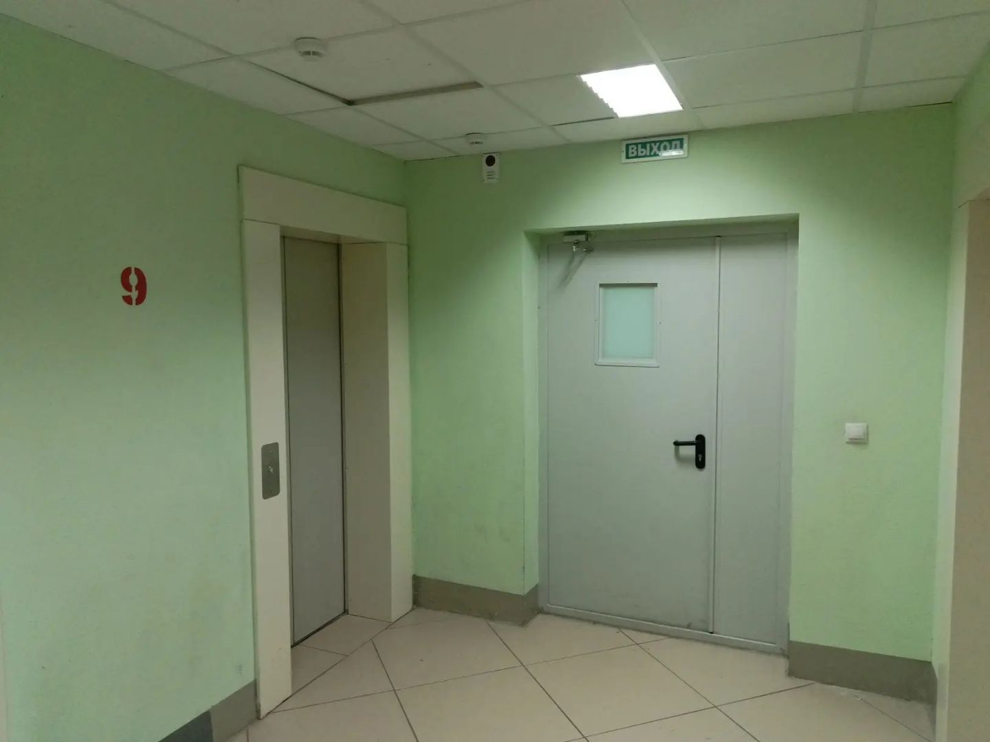 Пех 4к1, 9эт лифт. холл замена выключателя.jpg