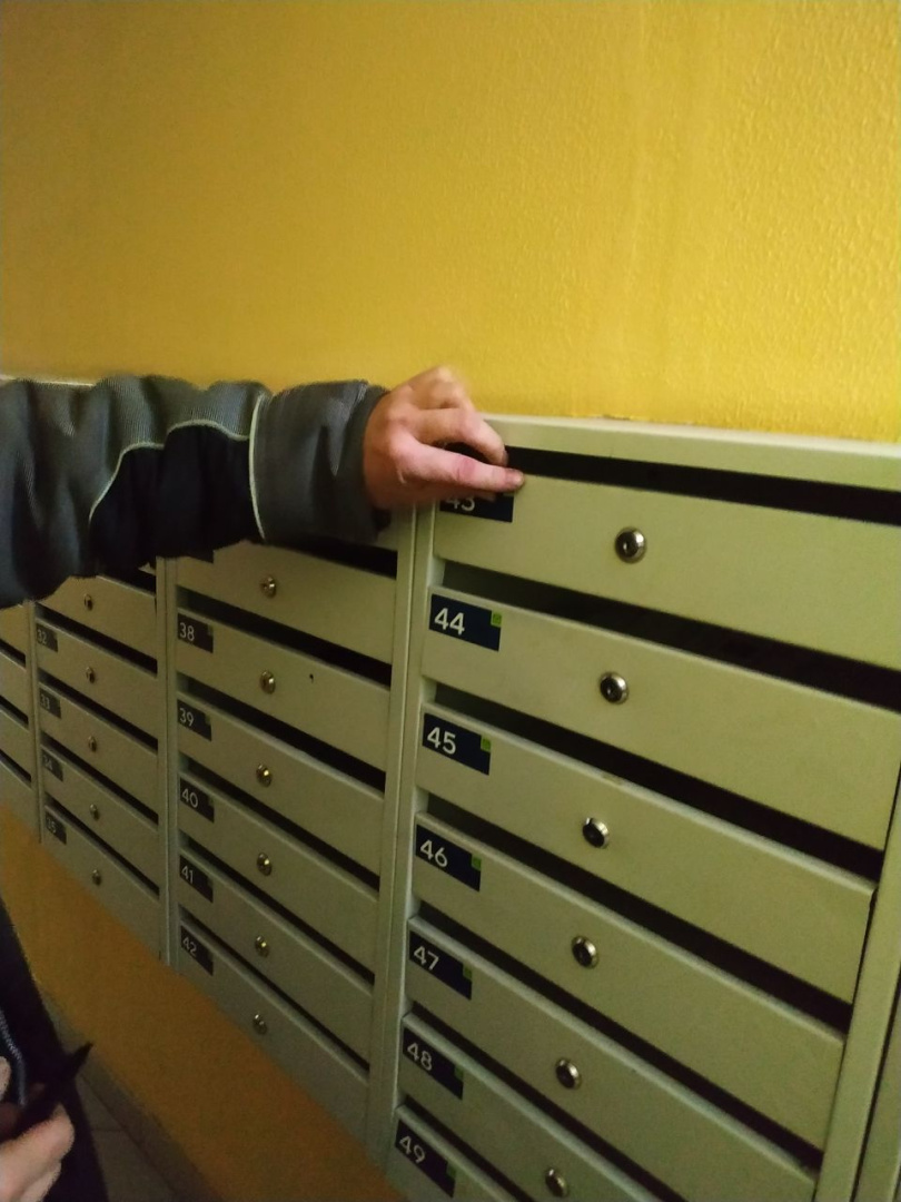 Замена наклеек с номерами квартир.jpg