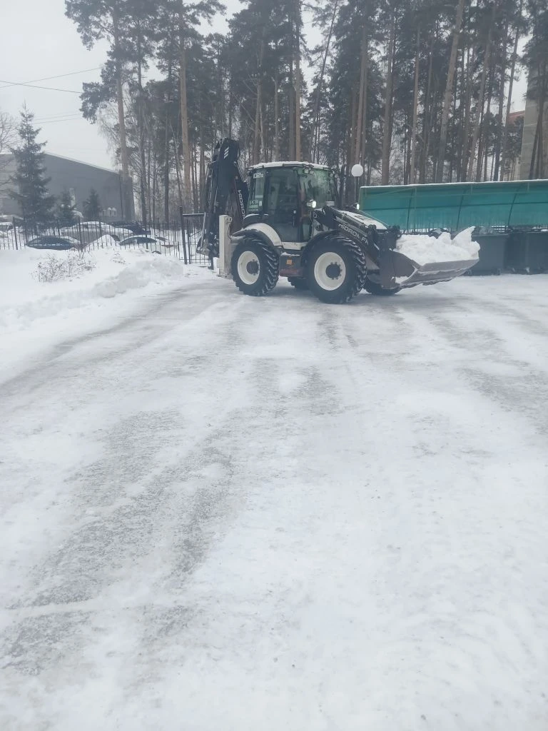 03.03.26г. механиз. сдвижка снега.jpg