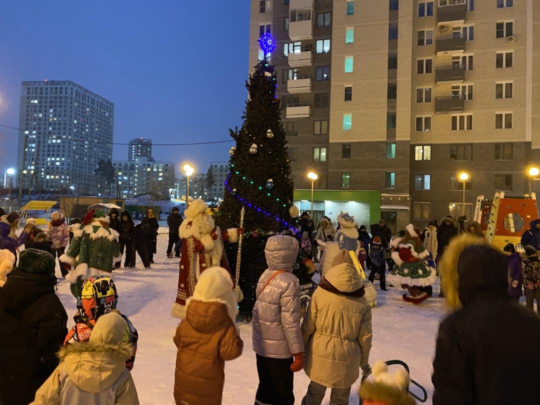 Праздник двора, Суходольская, 47.jpg