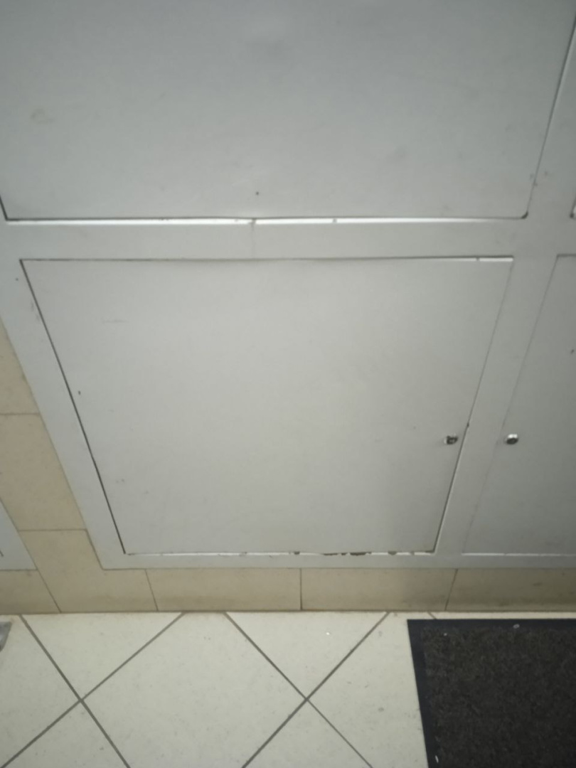 Технич.156 1 под. 1 этаж выправили дверку шкафа.jpg