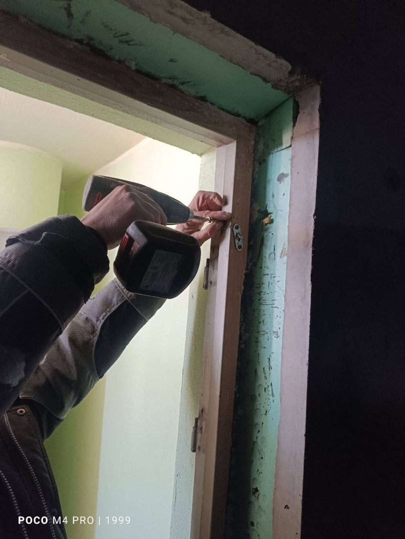 Восстановление двери на тех.этаже Ткачей,6 -2 (1).jpg