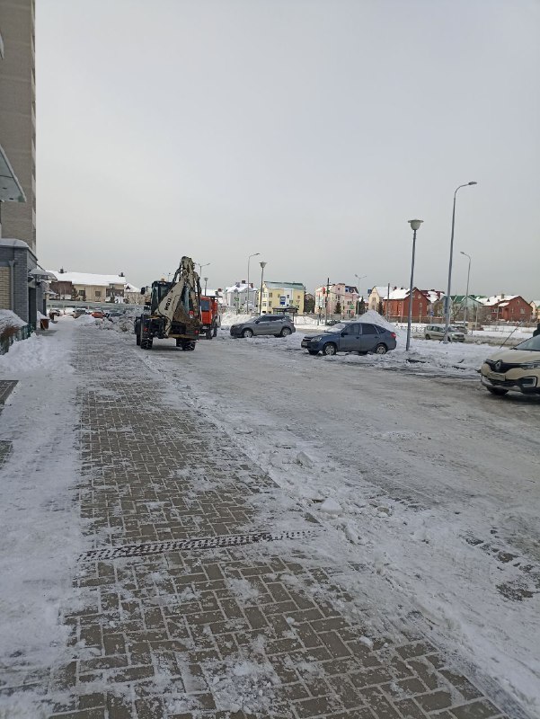 Суходольская 47 вывоз снега.jpg