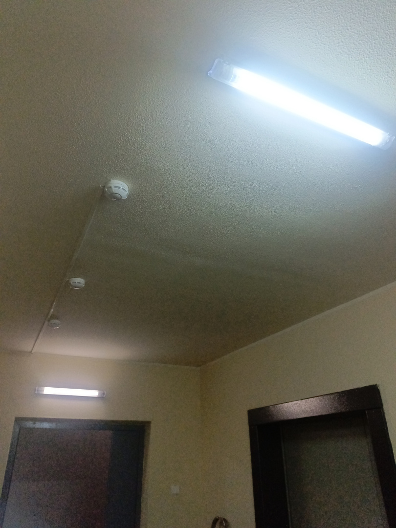 22 эт. в лифтовом холле заменена лампа..jpg 22 эт. в лифтовом холле заменена лампа..jpg