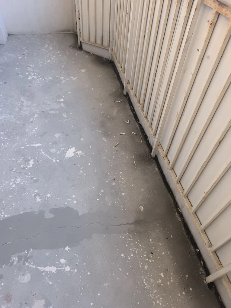 окурки на балконах.jpg